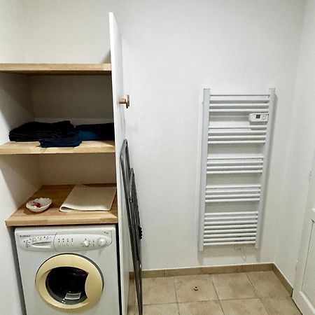 Superbe Appartement Dans Un Mas Nîmes Exterior foto