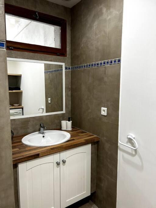 Superbe Appartement Dans Un Mas Nîmes Exterior foto