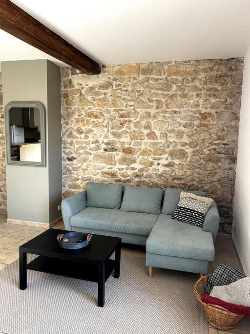 Superbe Appartement Dans Un Mas Nîmes Exterior foto
