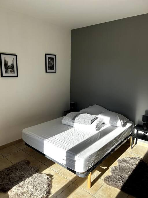 Superbe Appartement Dans Un Mas Nîmes Exterior foto